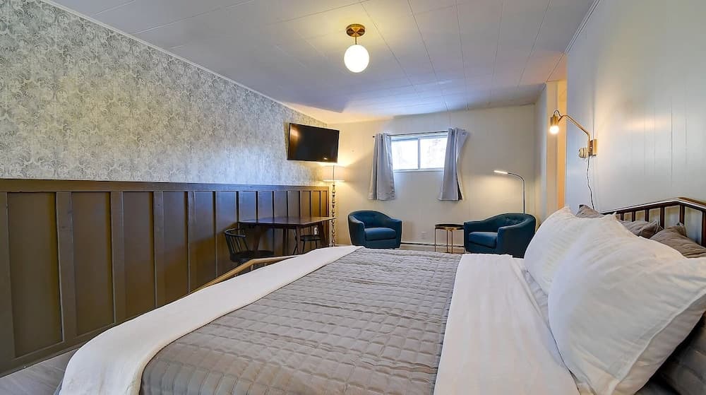 Old Tale Inn property views in Leadville, CO — gallery photo 3