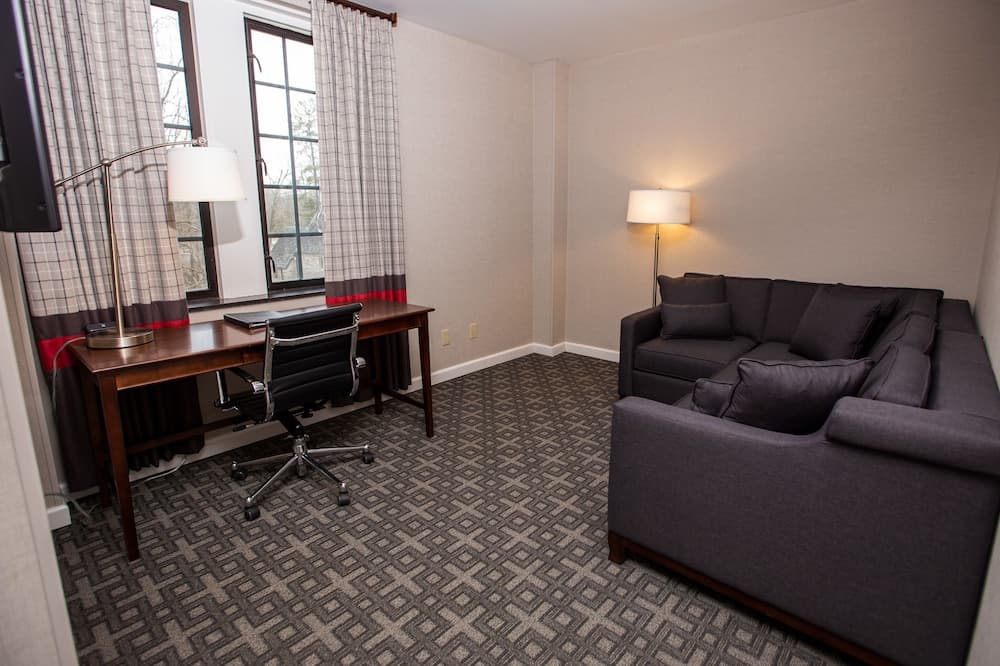 Biddle Hotel and Conference Center property views in Bloomington, IN — gallery photo 3