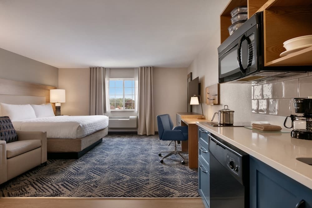 Candlewood Suites Springfield North, an IHG Hotel gallery photo in Springfield, IL — image 28