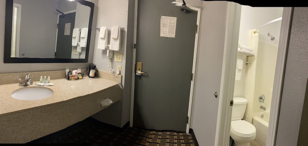 Quality Inn Mauston I-90 interior in Mauston, WI — gallery photo 2