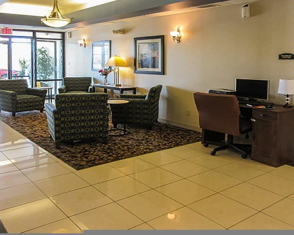 Quality Inn Winder interior in Winder, GA — gallery photo 2