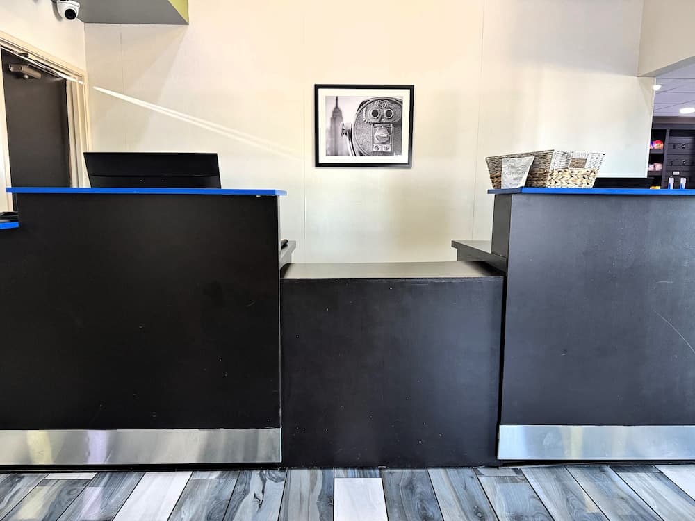 Travelodge by Wyndham Flowood/Jackson/Airport North interior in Flowood, MS — gallery photo 2