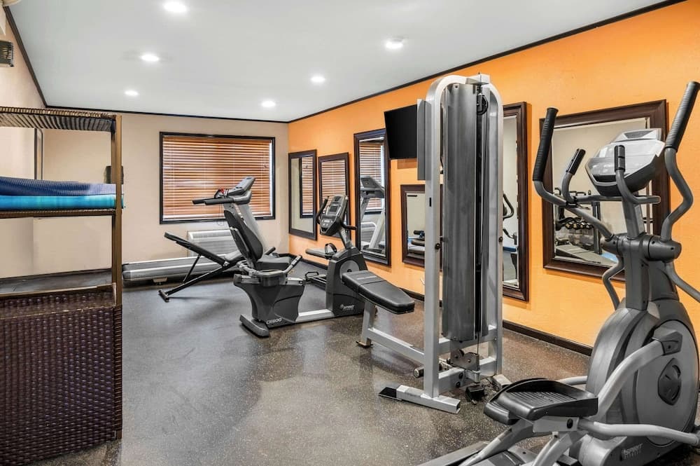 White Pines Inn & Suites gallery photo in Holland, MI — image 46