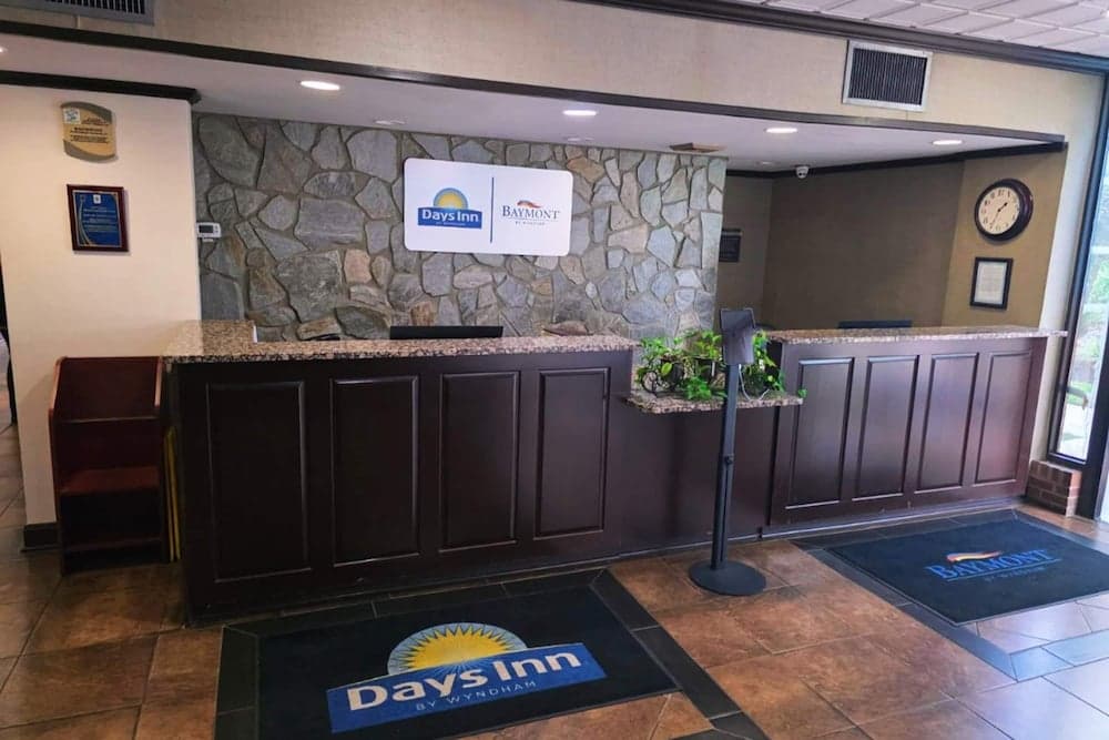 Days Inn By Wyndham Culpeper interior in Culpeper, VA — gallery photo 2