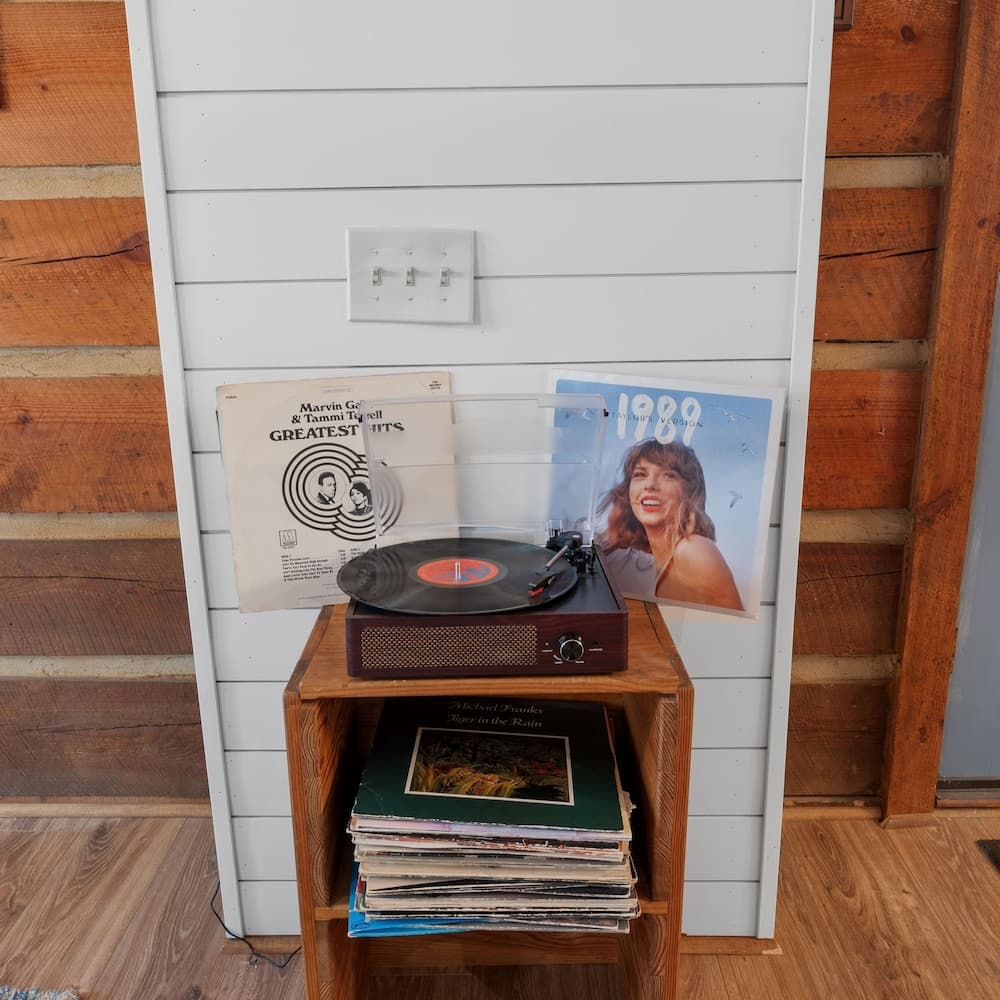 Cabin in the Trees, Hot Tub, Fire Pit property views in Rockbridge, OH — gallery photo 3