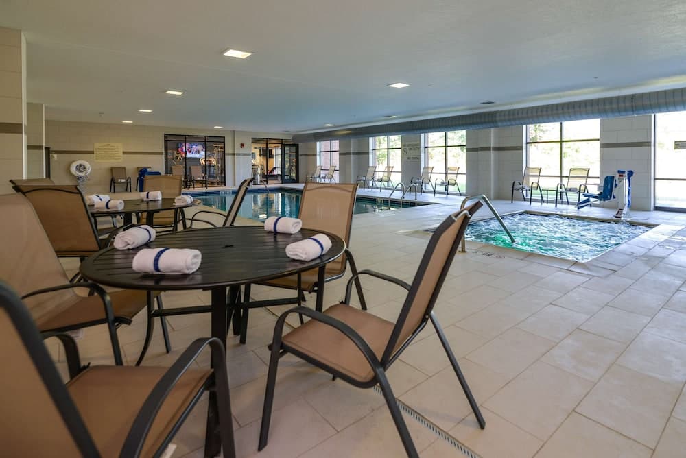 Hampton Inn Brighton gallery photo in Brighton, MI — image 5