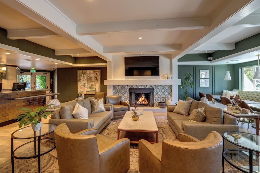 Sonoma Valley Inn, Tapestry Collection by Hilton featured exterior or lobby in Sonoma, CA — similar hotel