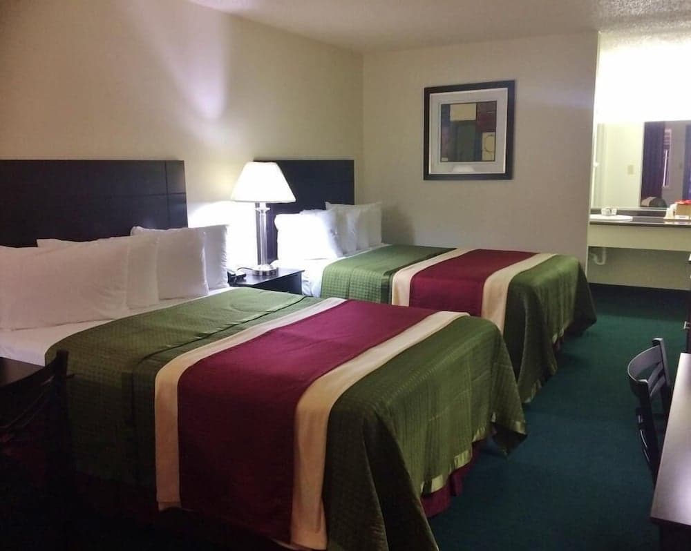 Travel Inn & Suites interior in Atlanta, TX — gallery photo 2