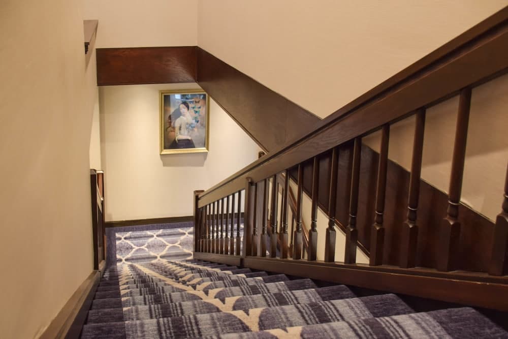 La Banque Hotel gallery photo in Homewood, IL — image 14