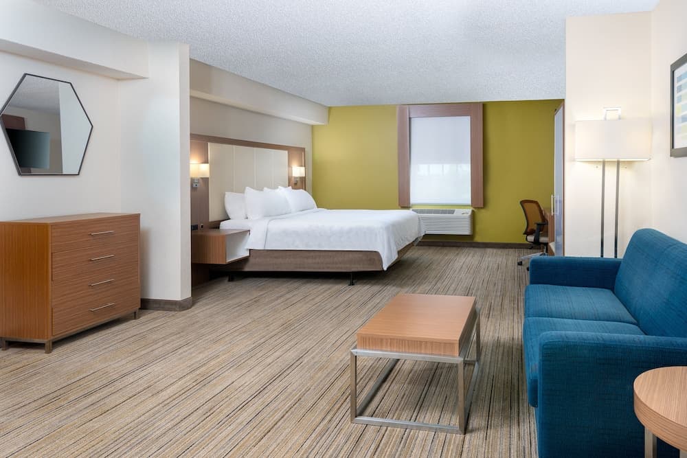 Holiday Inn Express & Suites Naples North - Bonita Springs by IHG gallery photo in Bonita Springs, FL — image 8