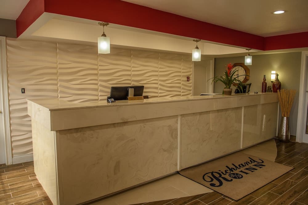 Richland Inn Lawrenceburg interior in Lawrenceburg, TN — gallery photo 2