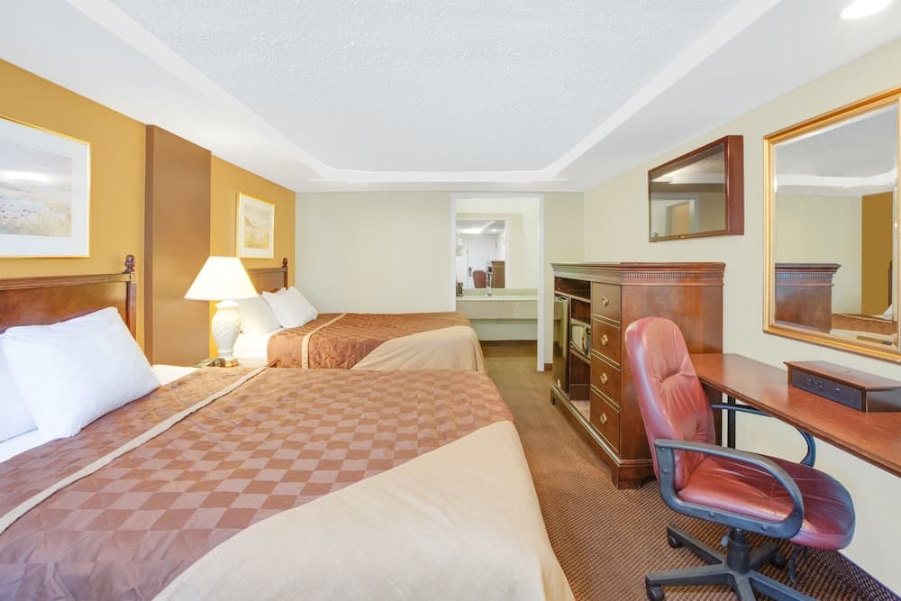 Rodeway Inn & Suites Saginaw I-675 gallery photo in Saginaw, MI — image 11
