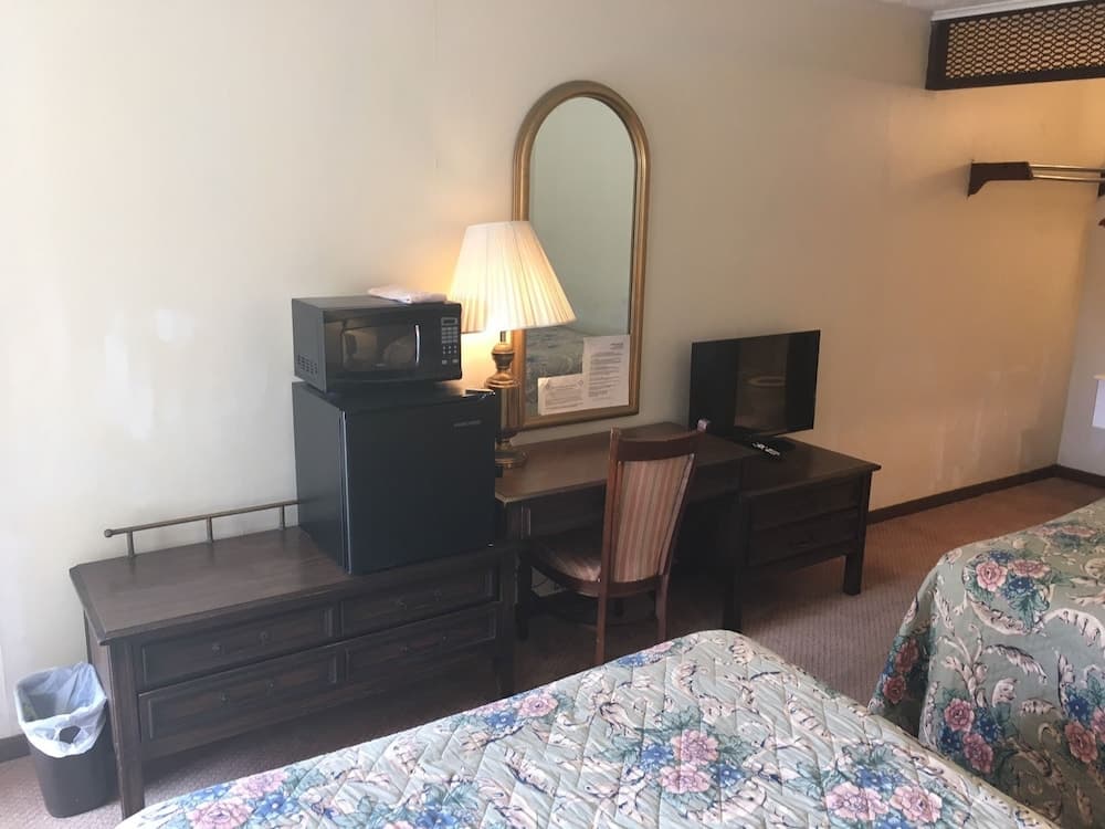 Lemon Inn property views in Spruce Pine, NC — gallery photo 3