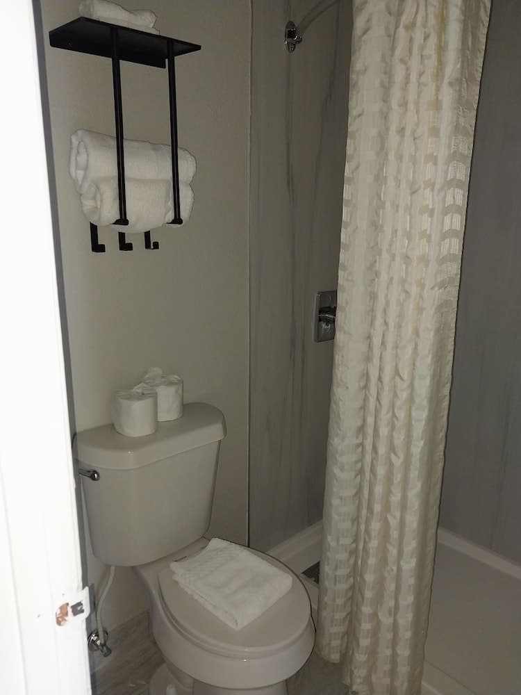Gateway Inn property views in Graham, TX — gallery photo 3
