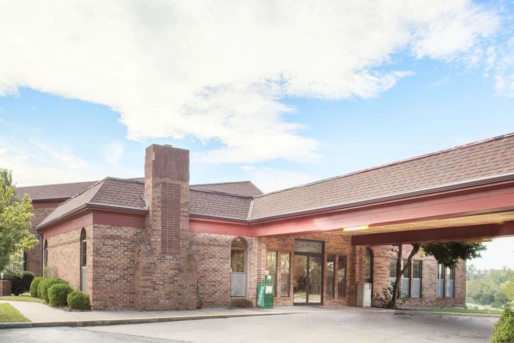 Super 8 by Wyndham Atchison featured exterior or lobby in Atchison, KS — similar hotel