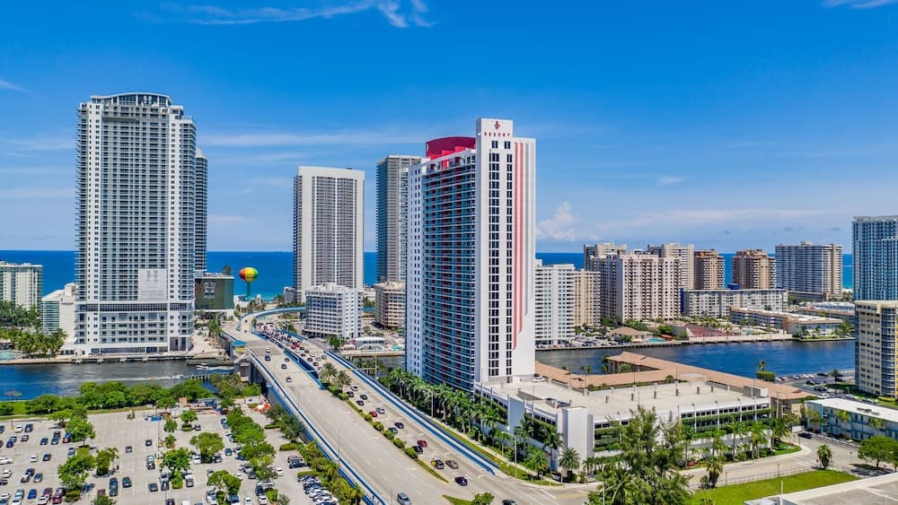 Resort Apartments property views in Hallandale Beach, FL — gallery photo 3