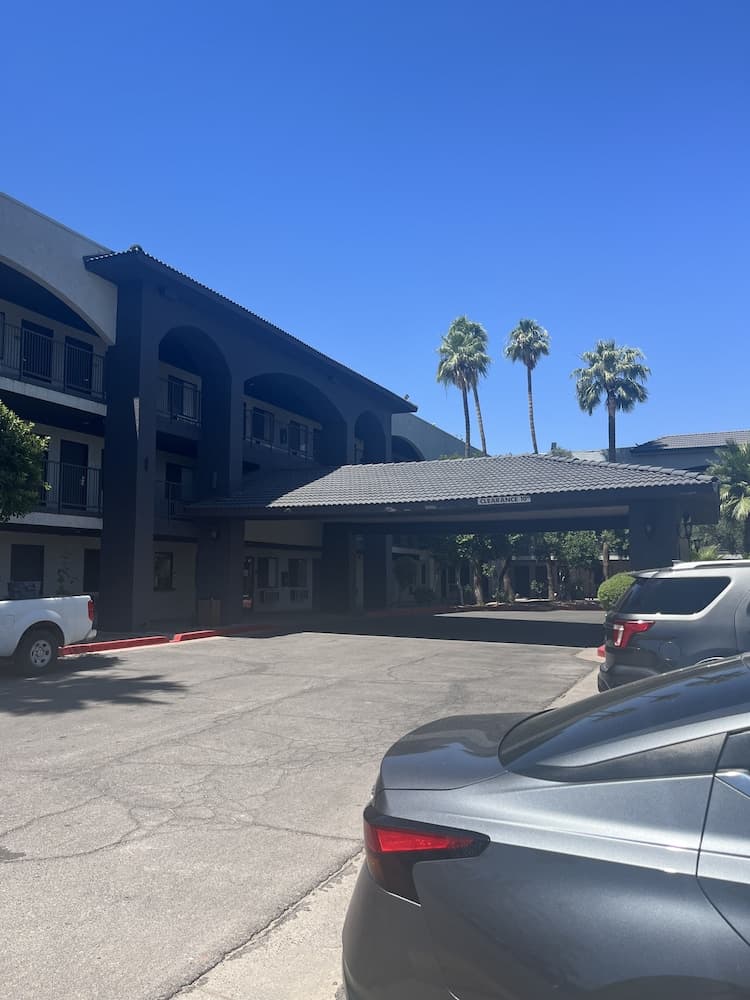Ocotillo Apartments & Hotel gallery photo in Phoenix, AZ — image 8
