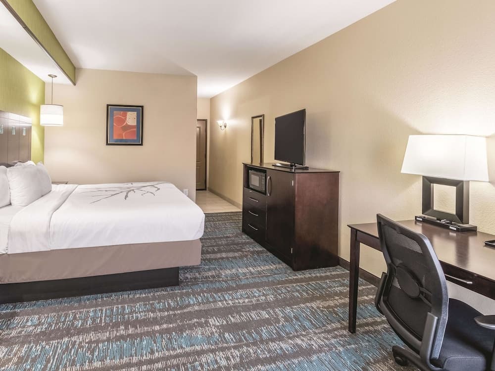 La Quinta Inn & Suites by Wyndham Dallas Grand Prairie South gallery photo in Grand Prairie, TX — image 33