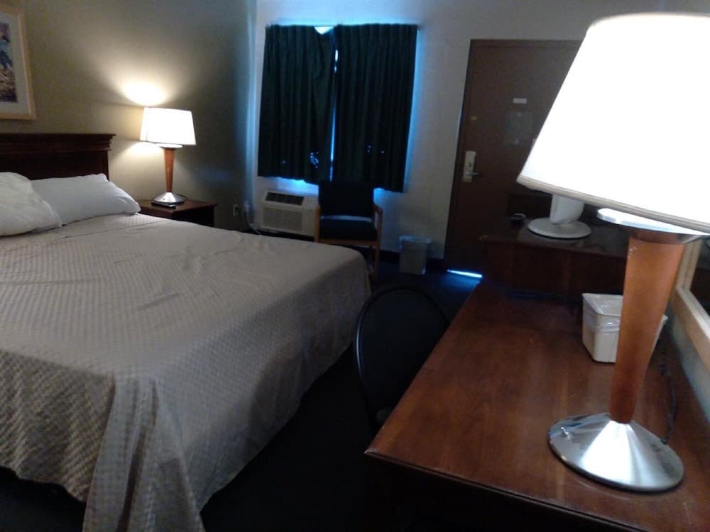 Battle Mountain Inn interior in Battle Mountain, NV — gallery photo 2