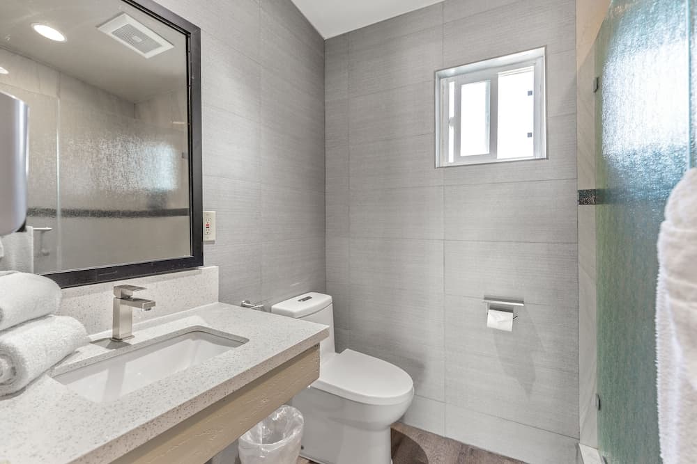 Le Blanc Inn & Suites gallery photo in El Monte, CA — image 93