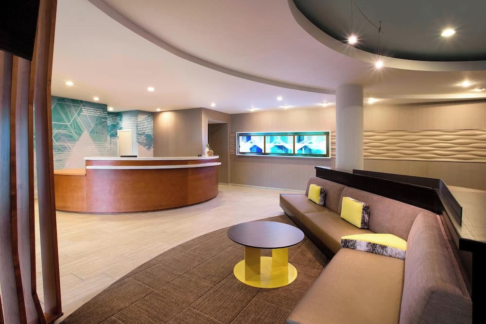 Springhill Suites Marriott Airport interior in Windsor Locks — gallery photo 2