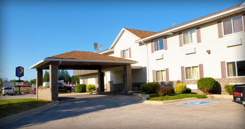 Best Rest Inn & Suites featured exterior or lobby in West Union, IA — similar hotel