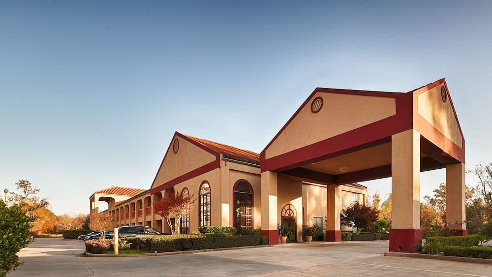 Americas Best Value Inn Monroe property views in Monroe, LA — gallery photo 3