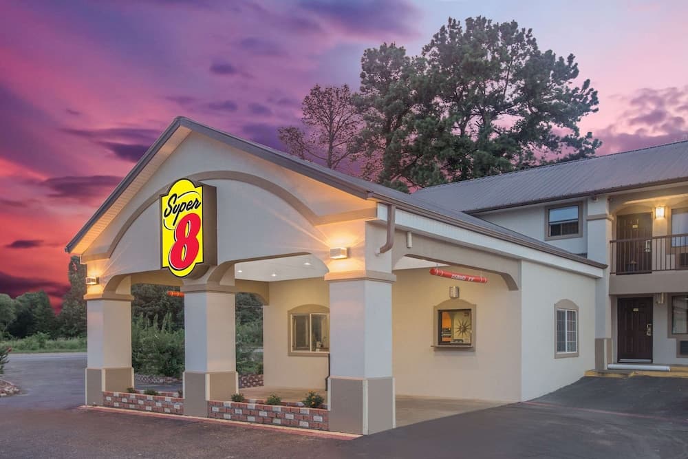 Super 8 by Wyndham Idabel property views in Idabel, OK — gallery photo 3