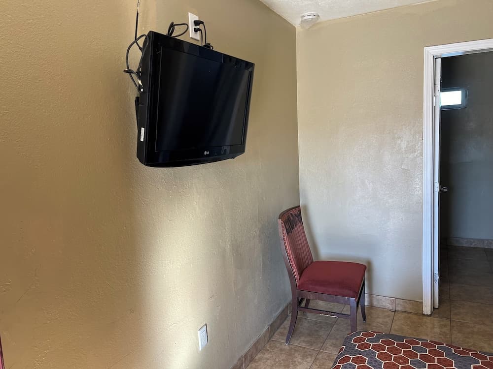 Sai Park Motel gallery photo in Lancaster, CA — image 6