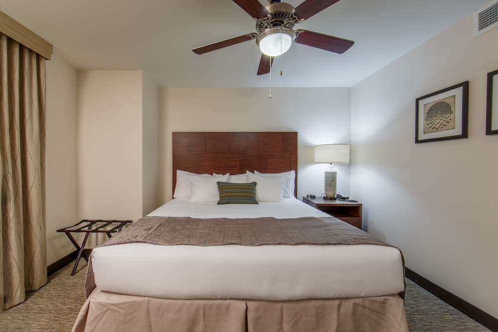 Holiday Inn Club Vacations Scottsdale Resort by IHG property views in Scottsdale, AZ — gallery photo 3