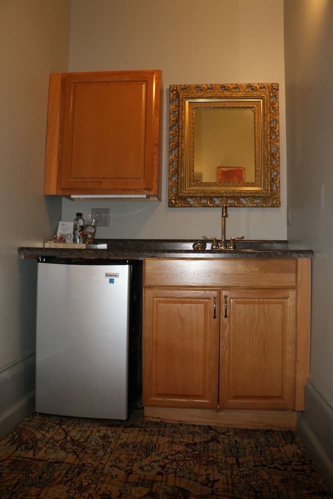 The Black Hawk Hotel gallery photo in Cedar Falls, IA — image 18