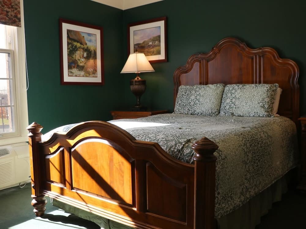 St. Brendan's Inn gallery photo in Green Bay, WI — image 30