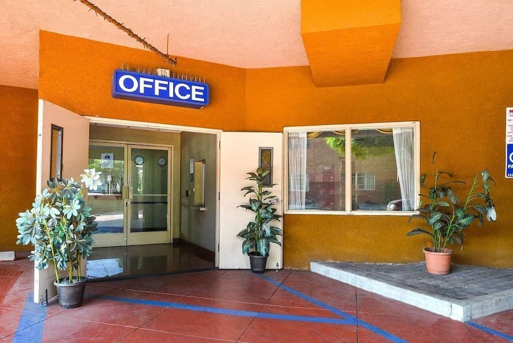 H3 Inn & Suites - LAX Airport - Los Angeles gallery photo in Inglewood, CA — image 4