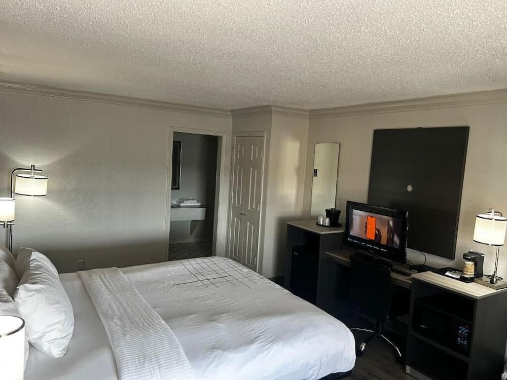 Causeway Inn - Metairie gallery photo in Metairie, LA — image 8