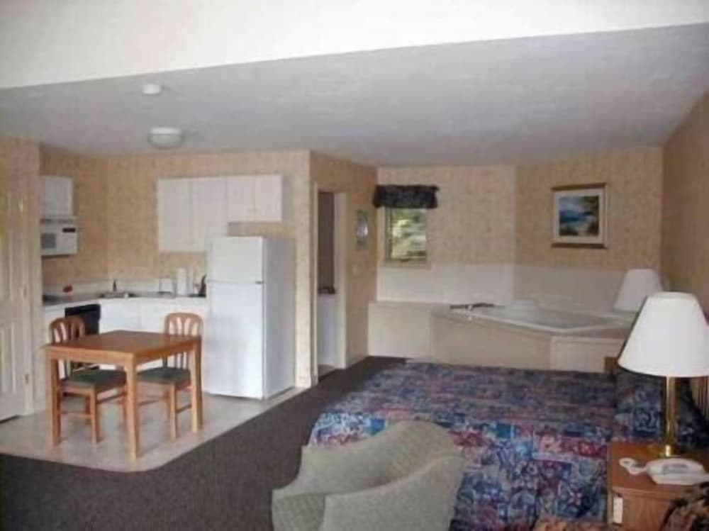 Attitash Motel property views in Bartlett — gallery photo 3