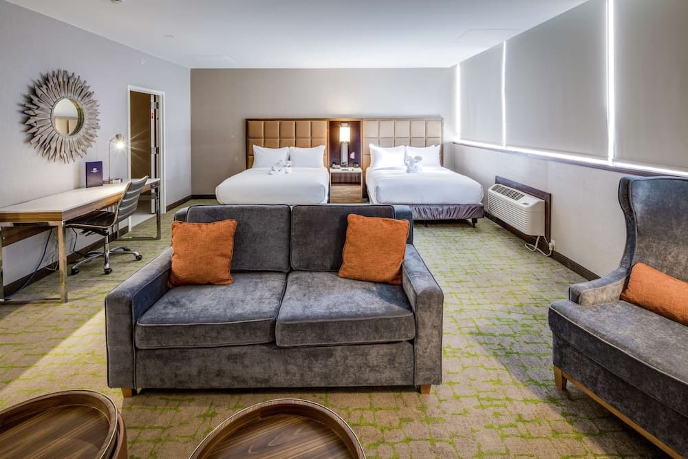 DoubleTree by Hilton Huntington interior in Huntington, WV — gallery photo 2