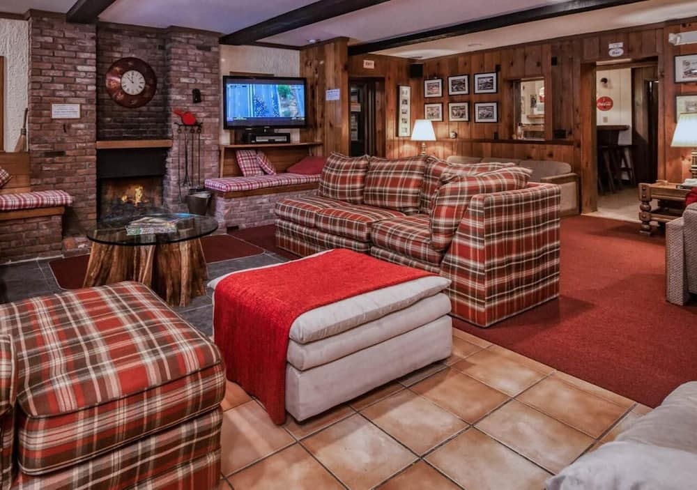Kitzhof Inn property views in West Dover — gallery photo 3