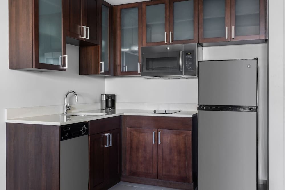 Residence Inn New York The Bronx At Metro Center Atrium gallery photo in Bronx, NY — image 19