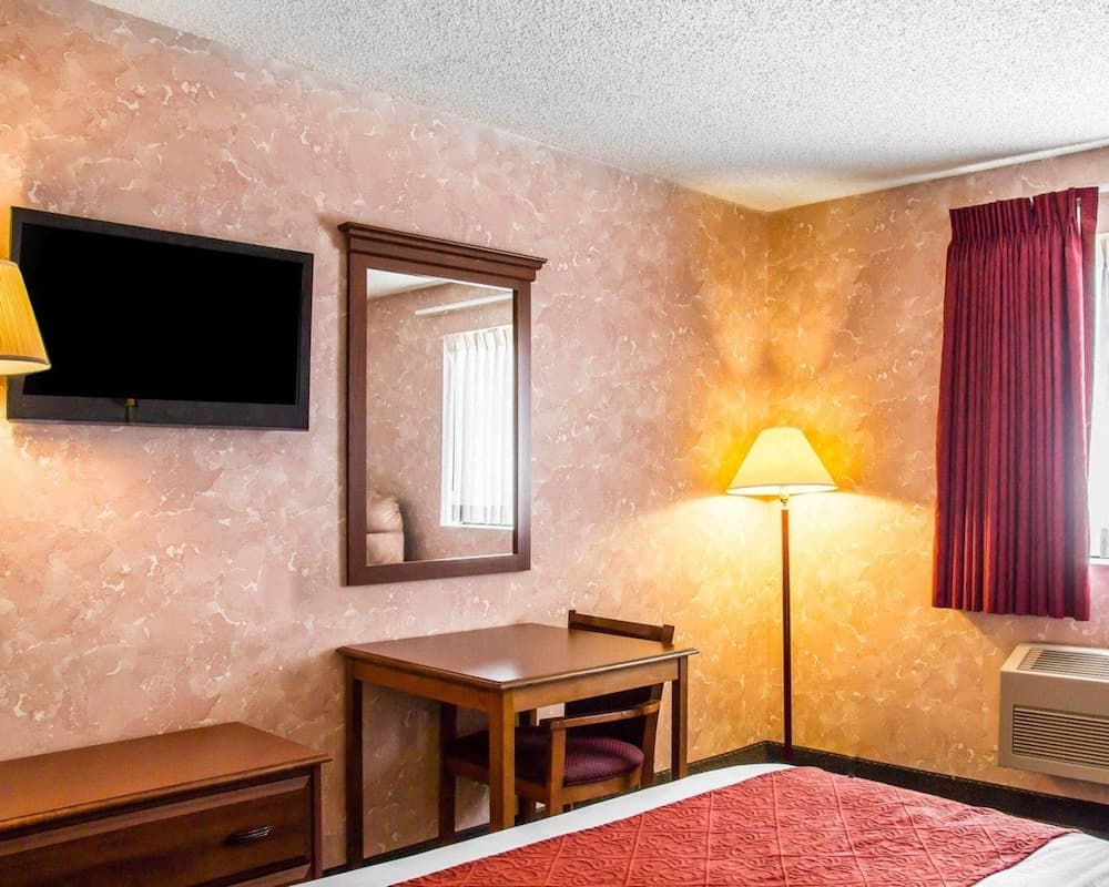 Econo Lodge Longmont East gallery photo in Longmont, CO — image 30