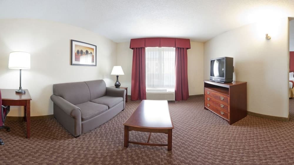 Baymont by Wyndham Merrillville property views in Merrillville, IN — gallery photo 3