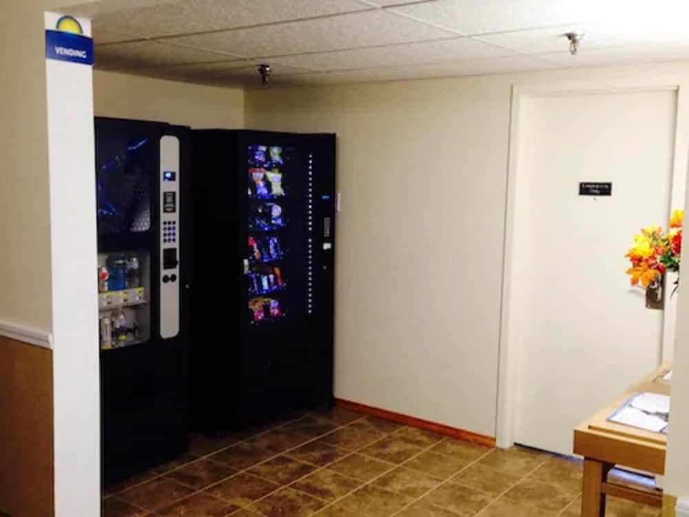Days Inn by Wyndham Syracuse gallery photo in Syracuse, NY — image 35