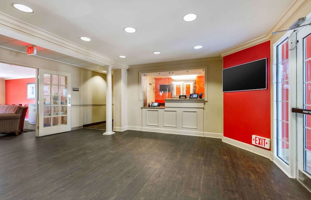Extended Stay America Suites Washington DC Gaithersburg S interior in Gaithersburg, MD — gallery photo 2