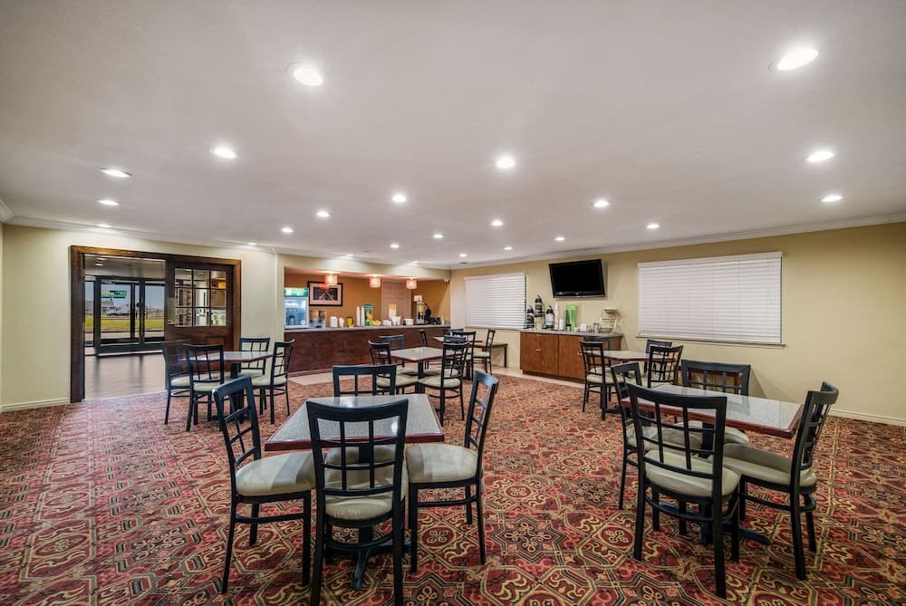 Quality Inn & Suites Garland - East Dallas gallery photo in Garland, TX — image 16