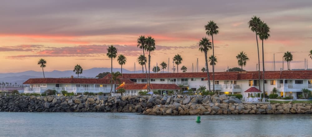 Oceanside Marina Suites — hotel in Oceanside, California