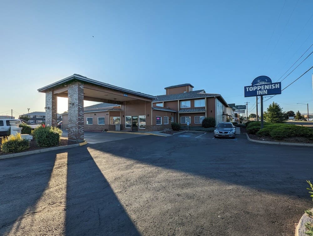 Toppenish Inn and Suites — hotel in Toppenish, Washington