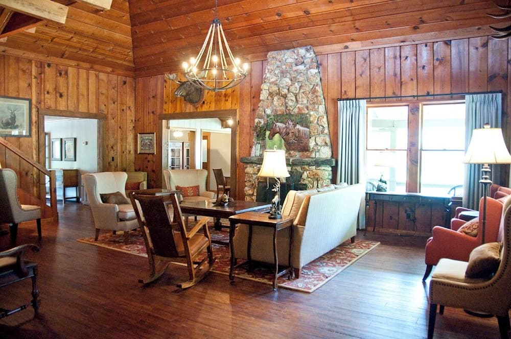 Sierra Sky Ranch property views in Oakhurst, CA — gallery photo 3