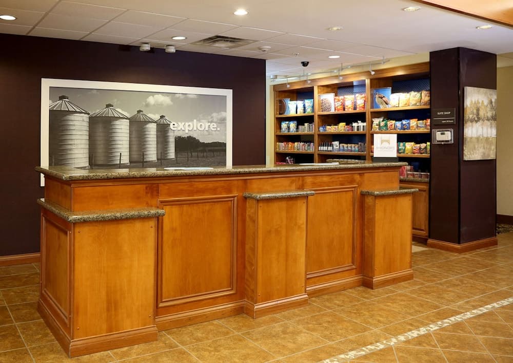 Hampton Inn Waterloo Cedar Valley gallery photo in Waterloo, IA — image 75