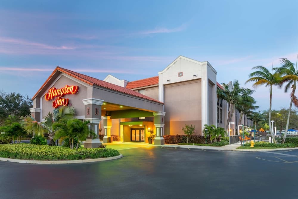 Hampton Inn Ft. Lauderdale-Commercial Blvd. featured exterior or lobby in Tamarac, FL — similar hotel