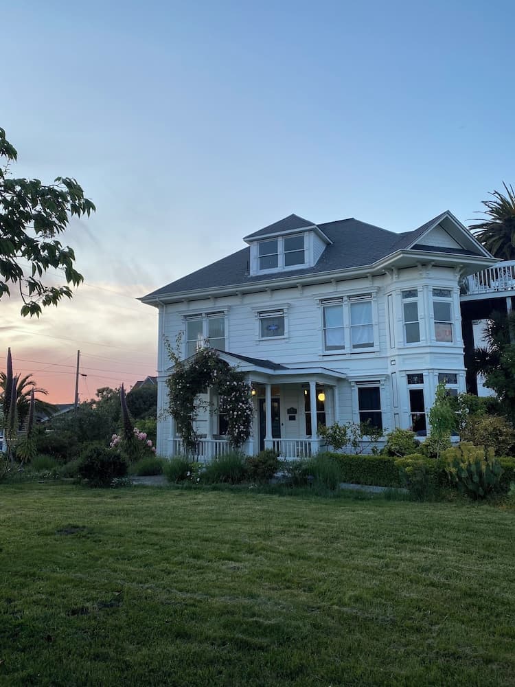 The Weller House property views in Fort Bragg, CA — gallery photo 3
