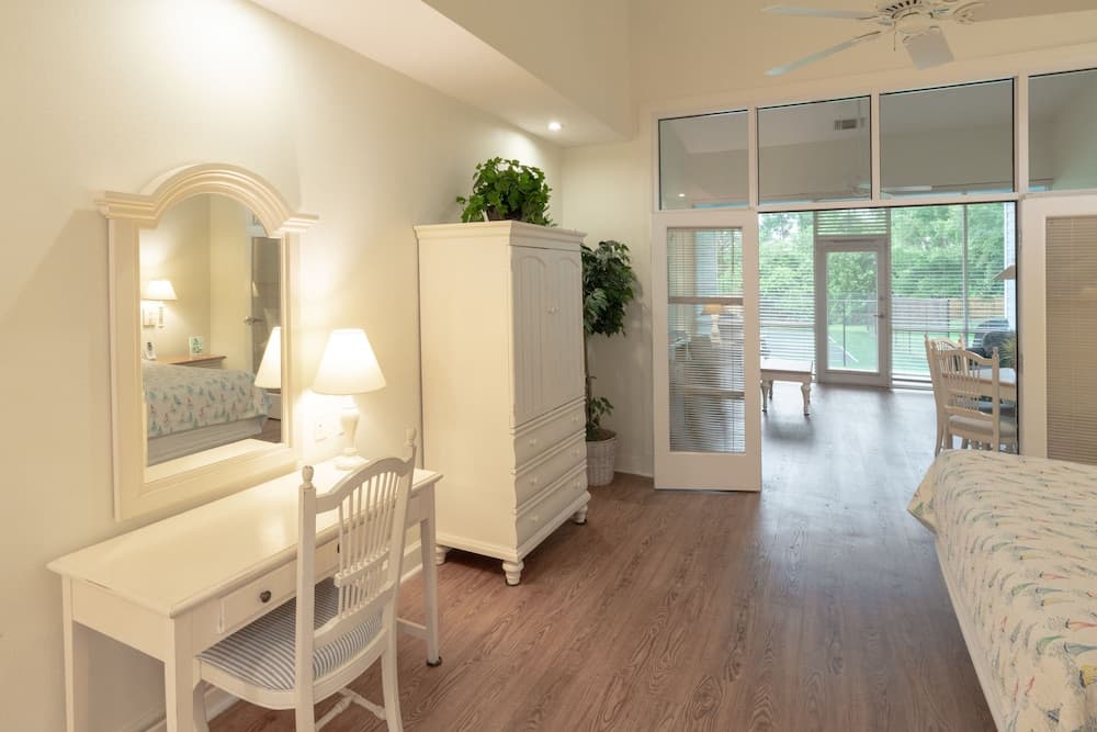 Sun Retreats Dunedin property views in Palm Harbor, FL — gallery photo 3